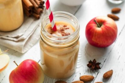 batido de manzana con frutos secos