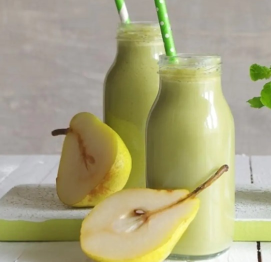 licuado de platano y pera